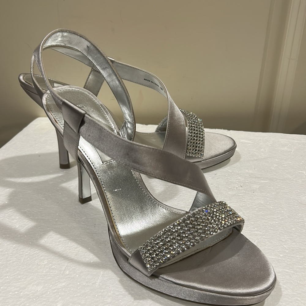 Nina Rhinestone Strappy Heels Pumps open top slingback size 8.5 grey silver - Picture 15 of 15
